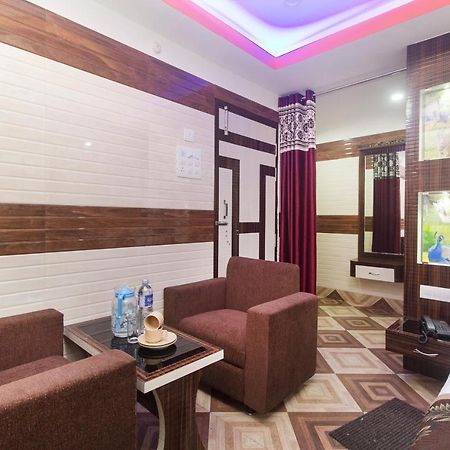 Oyo 16064 Tirupati Lodge Siliguri Bagian luar foto