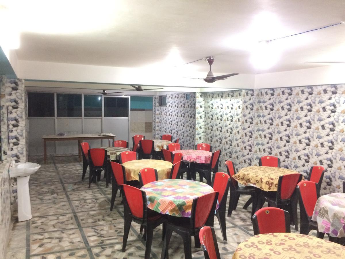 Oyo 16064 Tirupati Lodge Siliguri Bagian luar foto